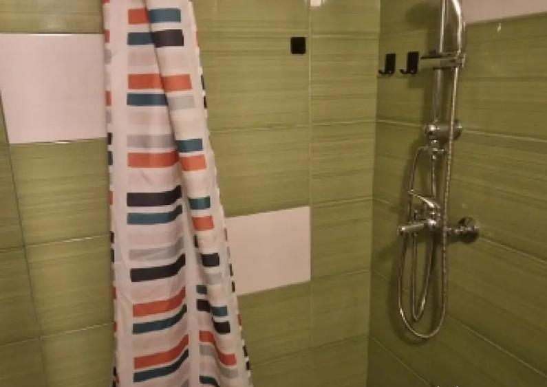 proprietar inchiriez o camera la casa - 5