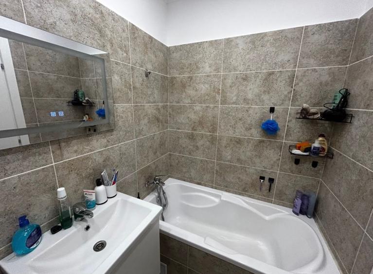 Inchiriez Apartament 2 Camere - 2