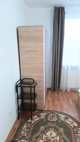 Apartament 3 camere luminos de inchiriat, zona Astra, str. L.C. Babe?, Bra?ov - 1