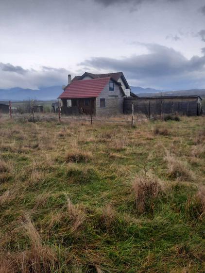 Dealul Selimbarului teren intravilan imprejmuit 600m2 - 2