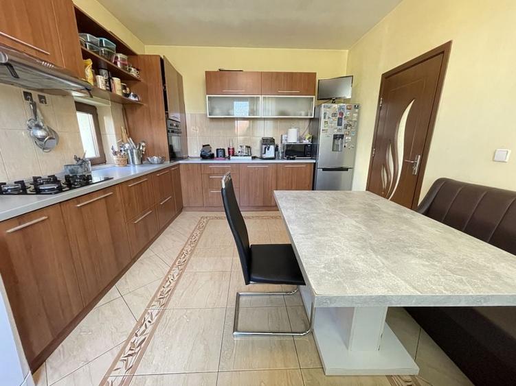 Casa spațioasă  P+1E,526 mp teren-strada liniștită. - 9