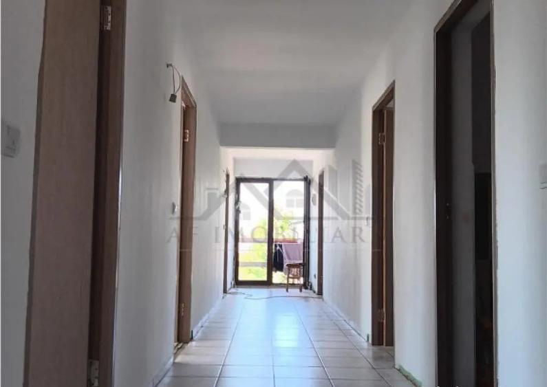 Ocazie Vila P E 193mp doua bai doua bucatarii doua living 6 - 8