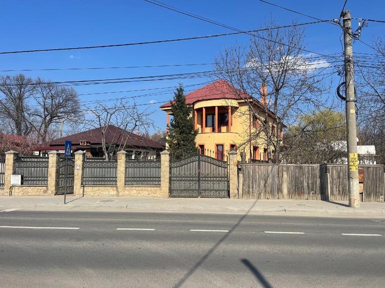 Casă de vânzare cu etaj  - 15