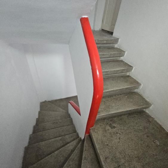 Apartament cu 2 camere situat pe Str Toamnei într-un imobil tip vilă, la etj 1/2 - 8