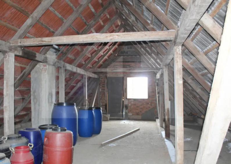 Casa solida cu teren in Boro?neu Mic lini?te si nat - 6