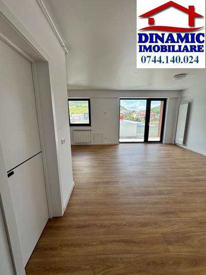 Ap. 1 cam, et. 3, 41 mp. Preț 42.148 € + TVA 21%-COMISION 0% - 3