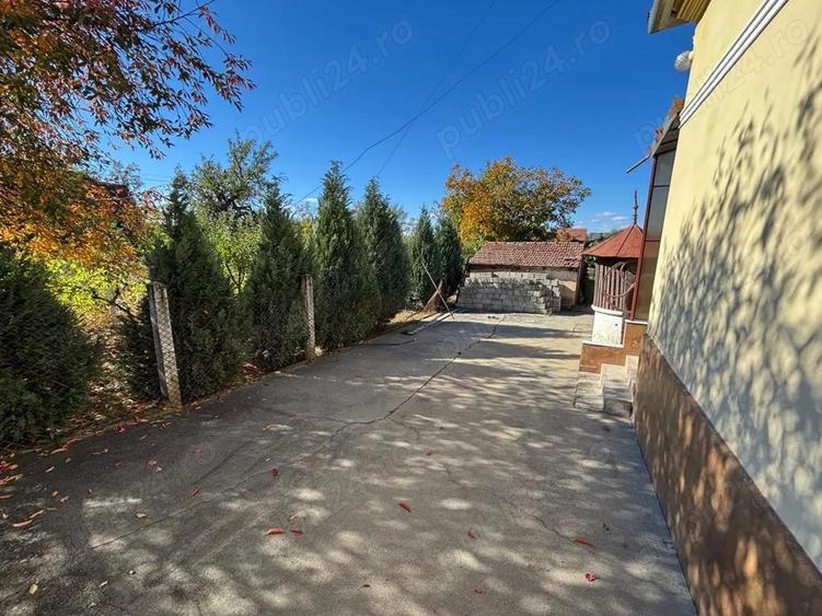 Casa de vanzare in Cuvin - 4