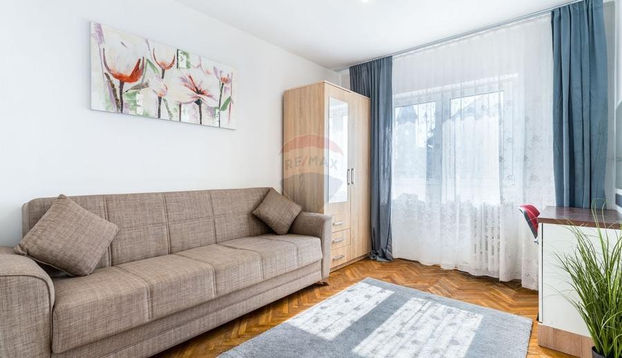 3 camere, etaj 2, 2 balcoane, decomandat, str. Slatina, COMISION 0% - 1