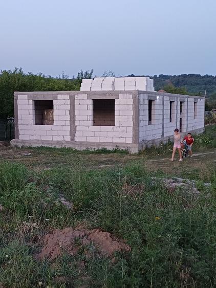 Casa la rosu renuntare proiect,,.pentru mai multe detalii 0755627407 - 6