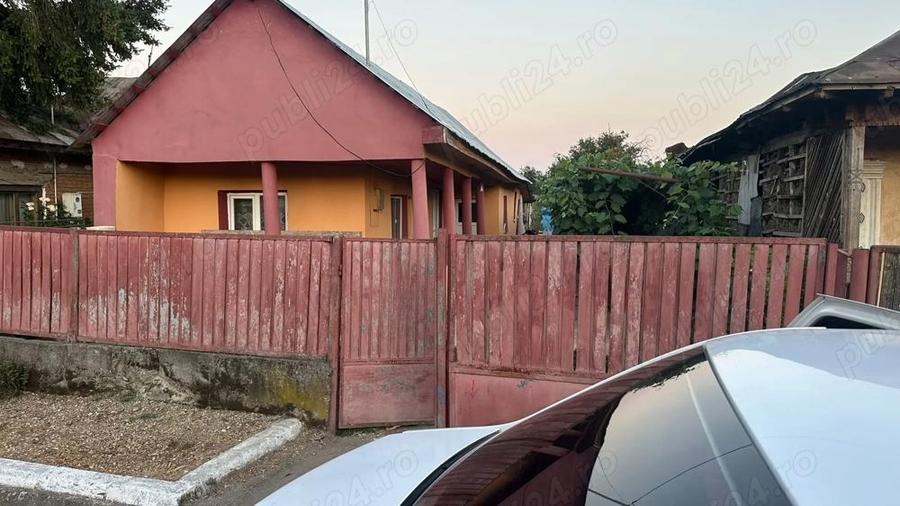 Casa de vanzare cu teren 65e m2 - 2