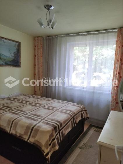 Apartament cu 3 camere semidecomandat, mobilat în Central Apartament cu 3 camere semidecomandat, mobilat în Central