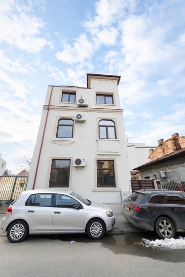 Vila 5 camere /PARC RONDA - 1