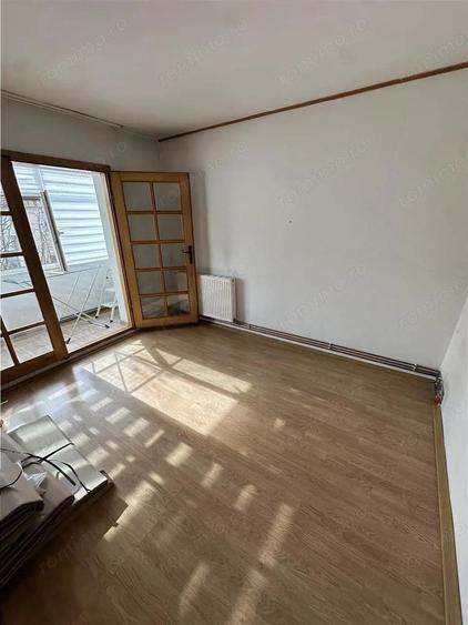 Decomandat, model mare cu 2 bai in zona Bucovina - 11