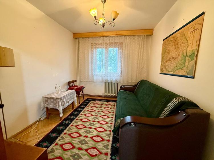 Tătărași - Posta , apartament 4 camere , decomandat , etaj 1 - 1