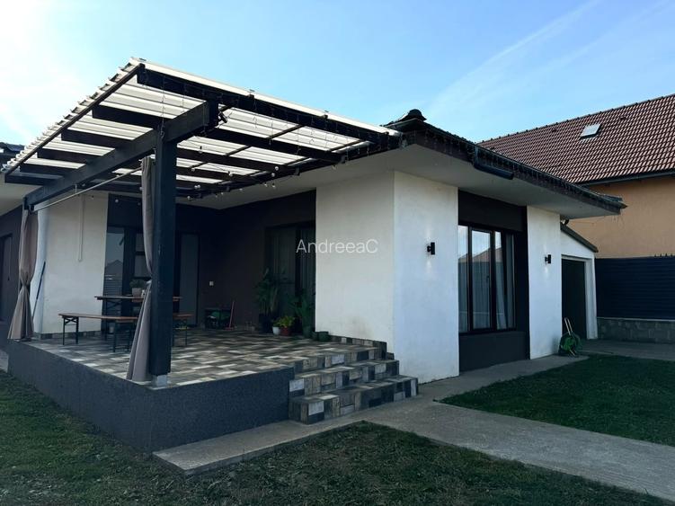 Proprietar vand casa moderna, cu panouri fotovoltaice si pompa de caldura