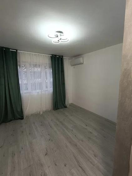 Garsoniera, etaj 1/4, zona Baza 3 - 2