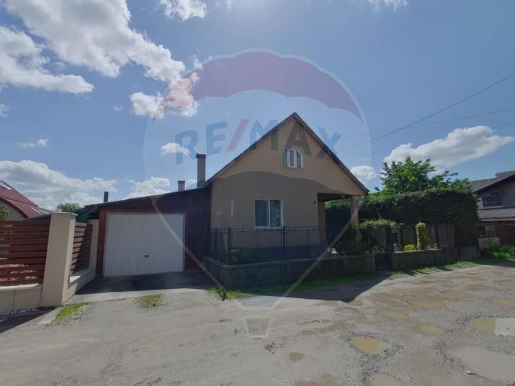 Casa / Vila cu 5 camere de vanzare in zona Est - 1