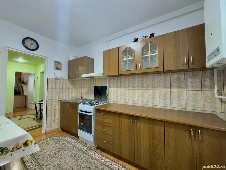 3 camere cu garaj sub bloc ?i boxa. Etajul 2. Proprietar! - 2