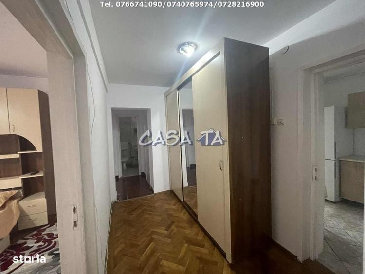 Apartament cu 4 camere decomandat în Central