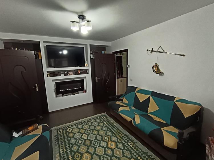 APARTAMENT 2 CAMERE, MOBILAT SI UTILAT, ET.3/4, PODU ROS, RENOVAT RECENT - 1
