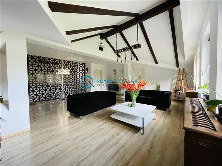 Royal Imobiliare - Vanzare Vila cu 6 camere zona B-dul Bucuresti - 2