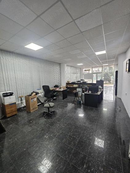 Spa?iu comercial cu parcare - Pietonal la groapa - 1