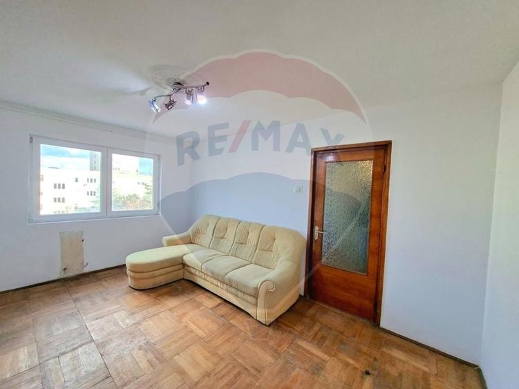 Apartament 3 camere | Zona Romanilor | Etaj 4/4 acoperiș cu țiglă - 2