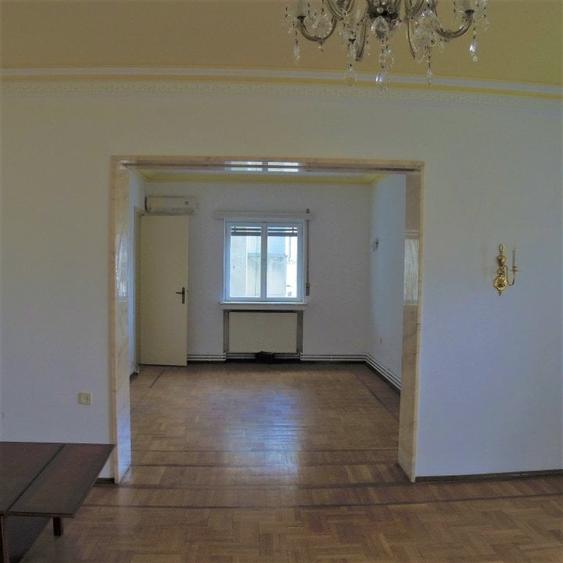 Universitate, Intercontinental, Blocul Roșu - 8