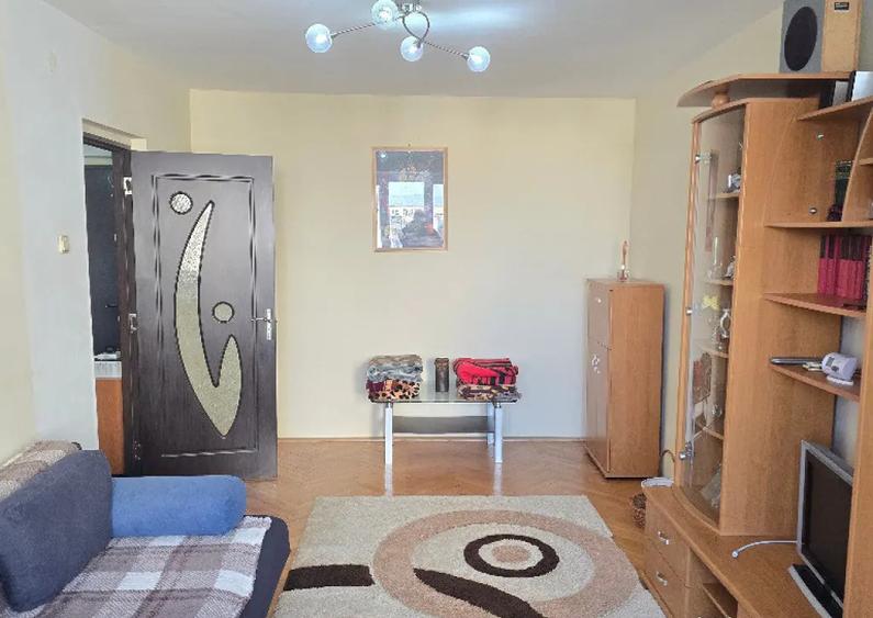 Vand sau inchiriez ap. 2 camere dec Deva, Balcescu, et. 3, mobilat - 2