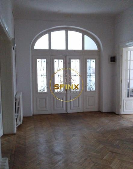 Parc Cismigiu, de vanzare vila interbelica cu 2 apartamente, curte, parcare - 7