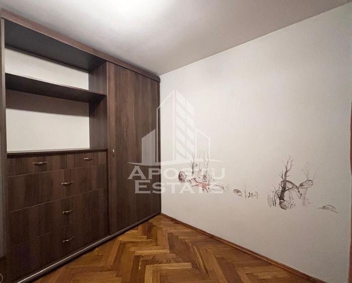Apartament cu 3 camere, Decomandat, Centrala Proprie, zona Sagului - 6