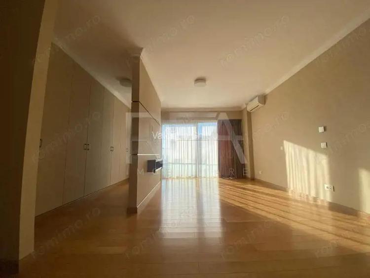 4 camere - Herastrau - decomandat - penthouse - 2012 - 310 mp - lux - metrou 4 camere - Herastrau - decomandat - penthouse - 2012 - 310 mp - lux - metrou