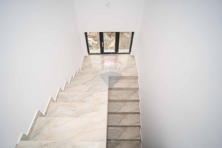 Vila de Vanzare cu 5 Camere, Teren 1000mp - Bucium, Iasi - Comision 0% - 8