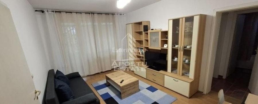 3 camere în zona Facultății de Medicină, pentru locuit sau investitie