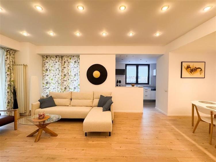 Apartament 3 camere de inchiriat North Area Lake View - 1