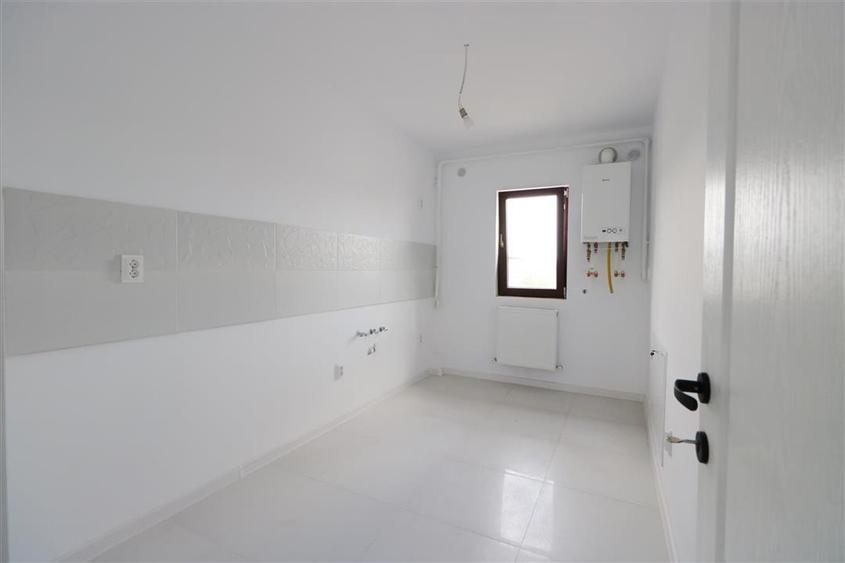 AP 2 CAM INTABULAT CAPAT CUG LUNCA CETATUII DECOMANDAT-75,000 EUR - 2