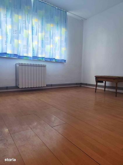 Apt. 2 camere, cf. 1 sporit, parter, Craiovita Noua. - 5