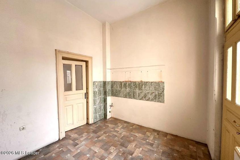 B-dul Carol 59, 222 mpu, 9 camere, etaj 1 din 3, balcoane 14 mp - 27