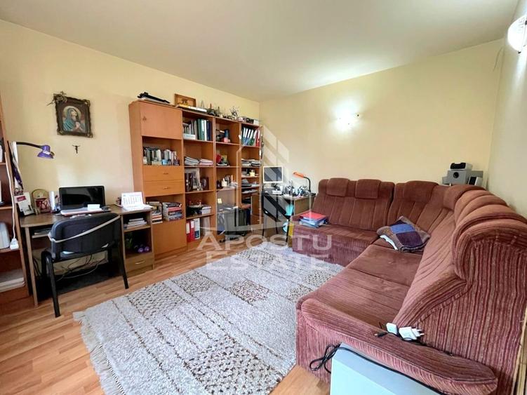 Casa individuala cu 7 camere,3 bai si garaj, P+1, zona Aradului - 10