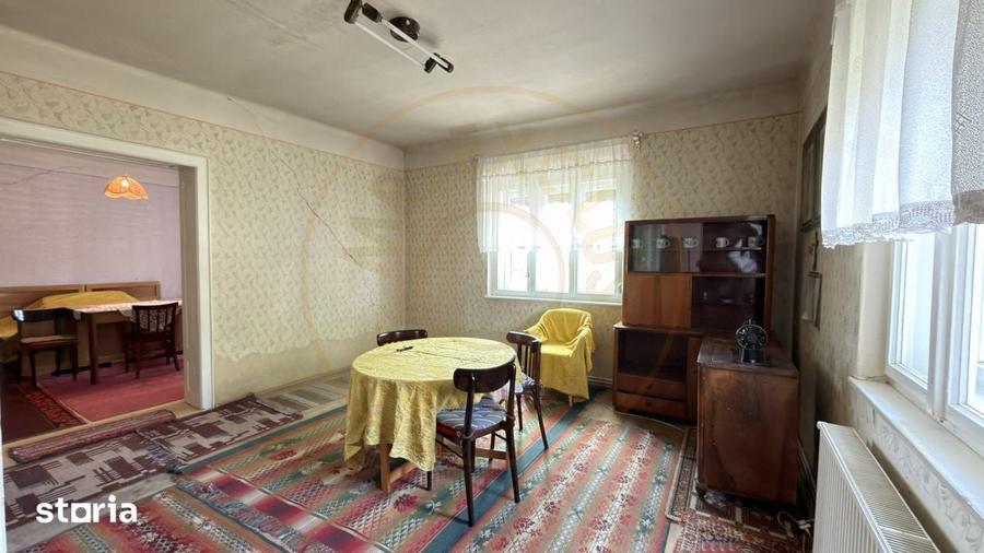 Casa 4 camere, Teren 1955 mp Str. Vezendiului Nr. 366 - Loc. Petresti, - 16