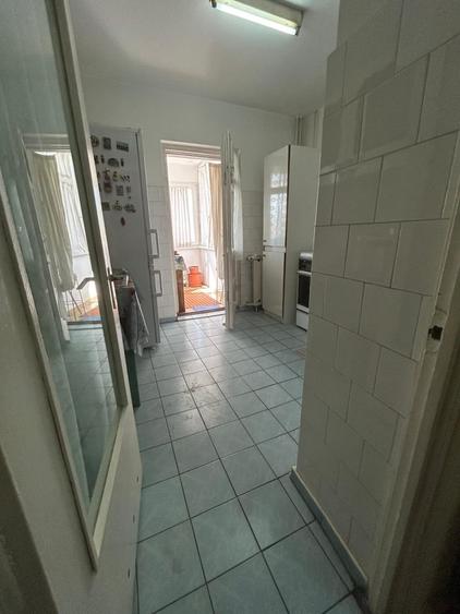 Apartament decomandat Piata Centrala - 2