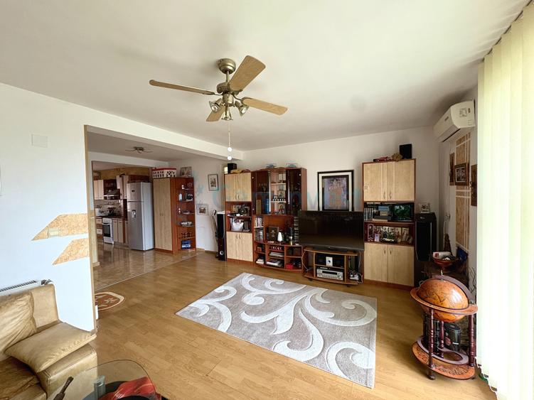 Casa de vanzare cu garaj in Santandrei, Bihor - 2