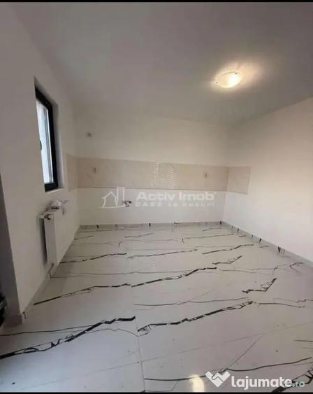 Casă cu 3 camere cu Teren 400 Mp în Central