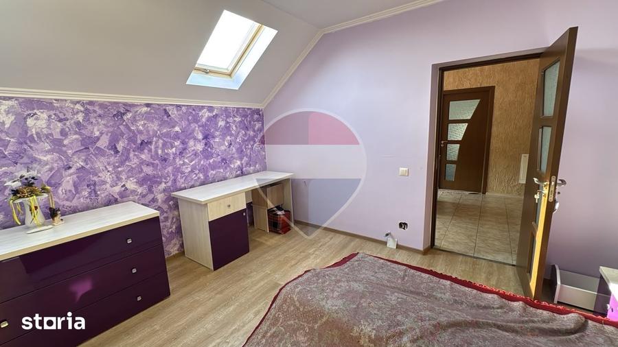 Casă cu 5 camere cu Teren 535 Mp în Sântandrei