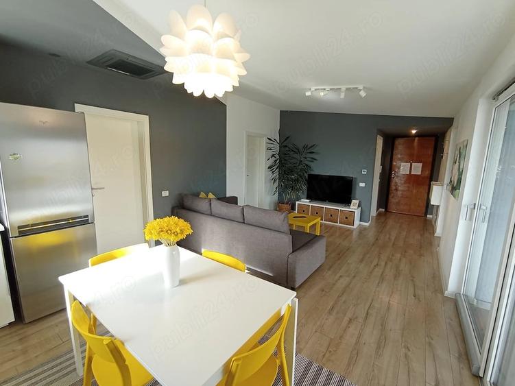Apartament cu 3 camere decomandat, mobilat în Crișan