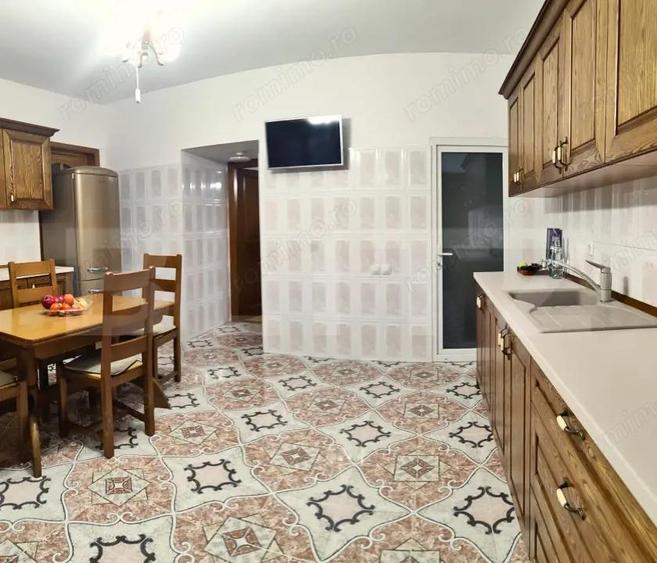 Re?edin?a premium cu poten?ial medical sau business, zona centrala Targovi?te - 9