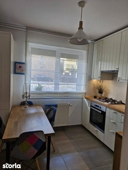 Apartament cu 2 camere decomandat, mobilat în Central