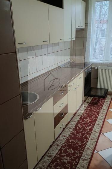 Apartament cu 3 camere decomandat, mobilat în Berceni