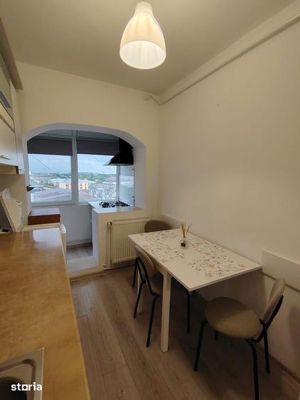 Apartament cu 3 camere în Micro 6