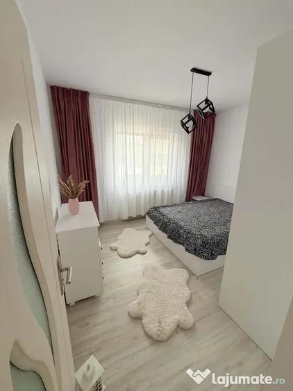 Apartament cu 3 camere decomandat în Vișan